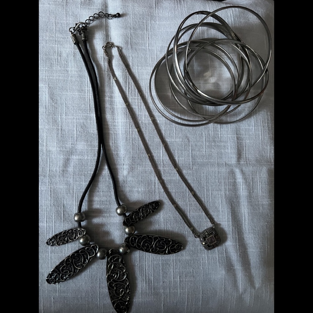 Silver toned women’s costume jewelry